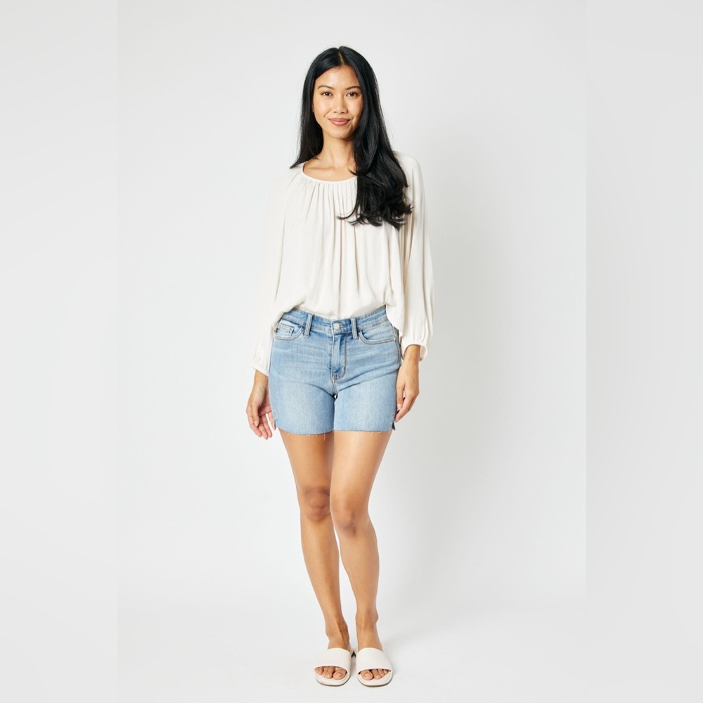 Judy Blue Mid Rise Cut off shorts
